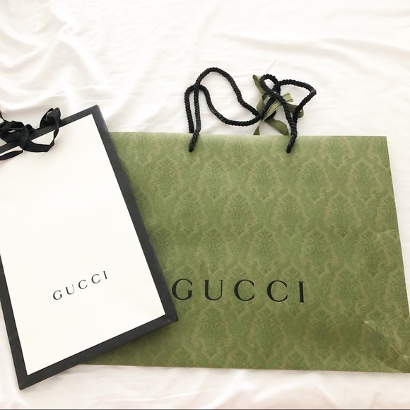 Gucci Green Holiday Shopping Paper Bag with Ribbon - Picture 1 of 6